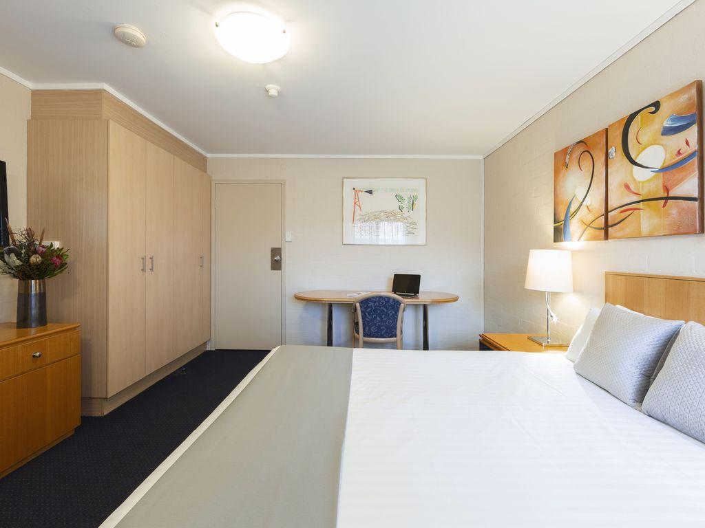 ibis Styles Canberra #8