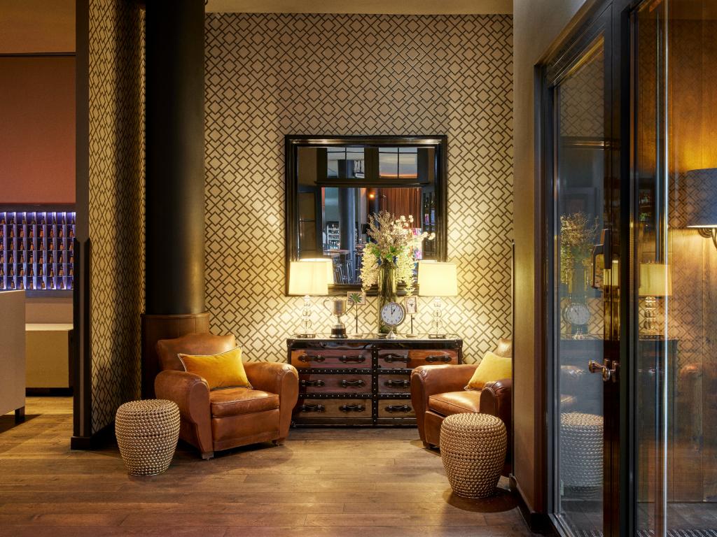 The George Hotel