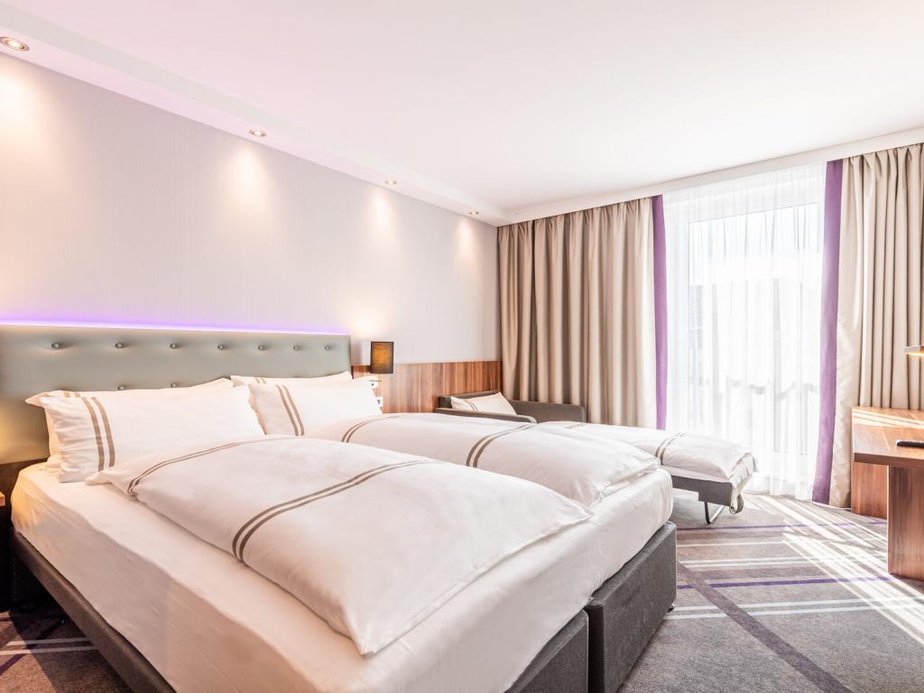 Premier Inn Düsseldorf City Centre #9