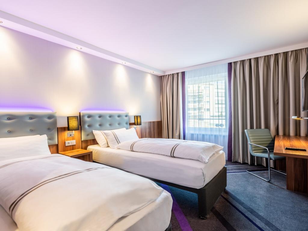 Premier Inn Düsseldorf City Centre #10