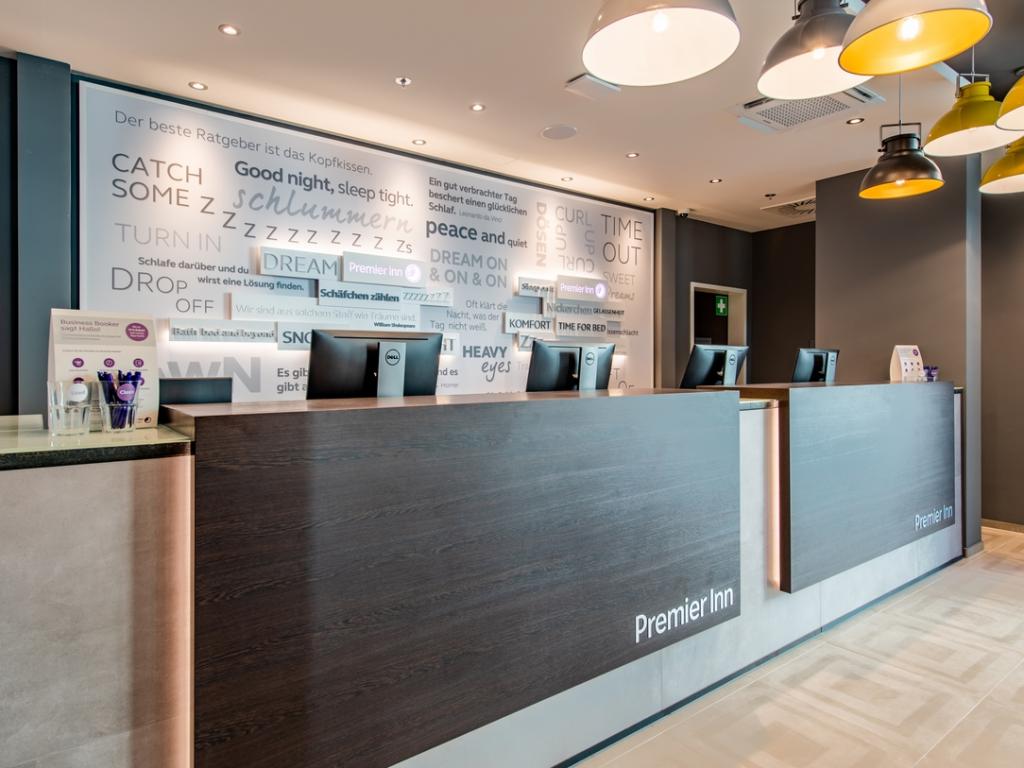 Premier Inn Stuttgart City Centre #5
