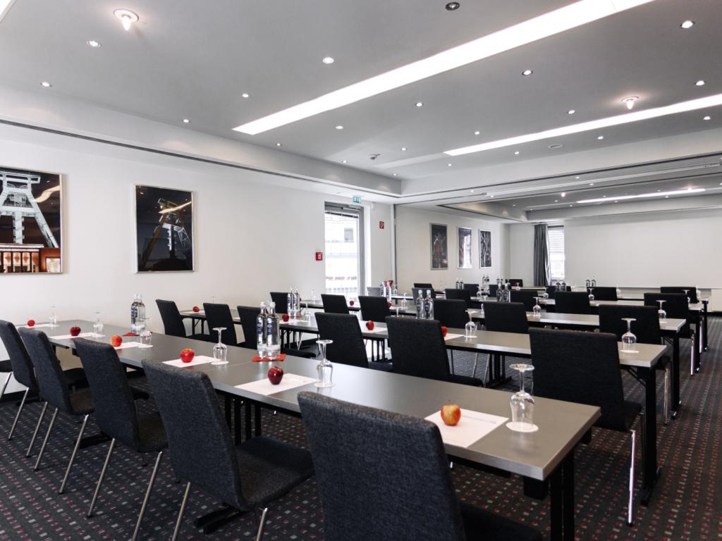 Ramada by Wyndham Essen #8
